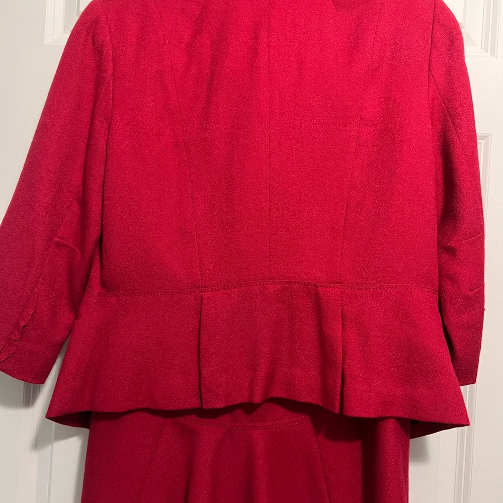 WHBM WOOL BLEND SKIRT SUIT WITH ROSETTE LAPEL PIN- RED-SIZE 8 - Picture 6 of 16